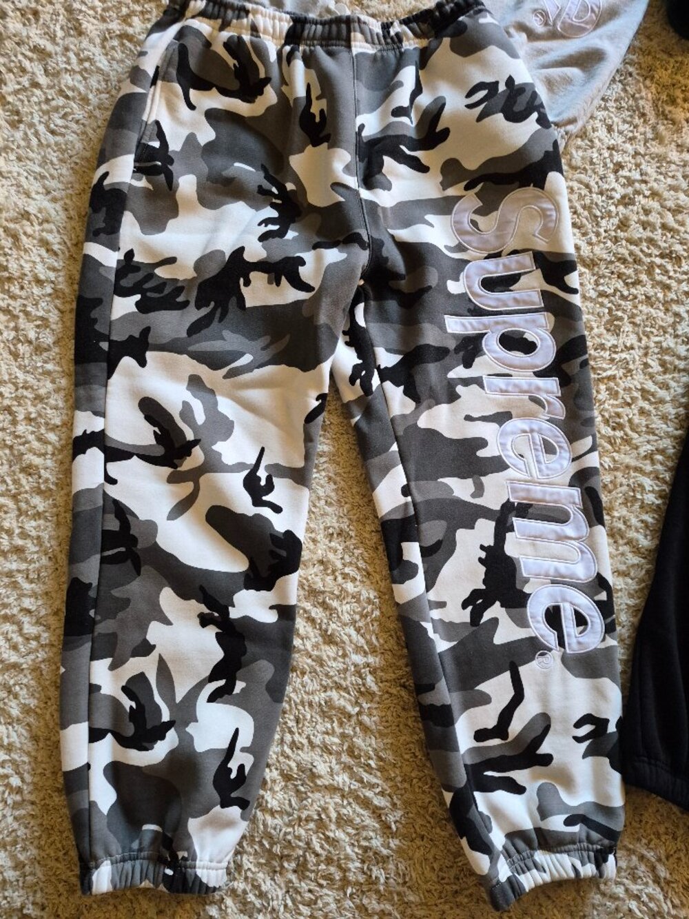 Supreme sweatpants bundle size xl 4 pairs